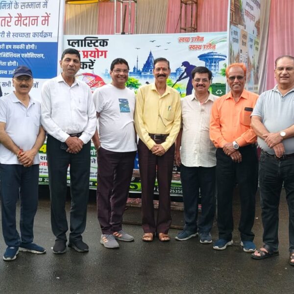 विशेष सफाई अभियान फ्रीगंज व्यापारी महासंघ की सह्भागीता
